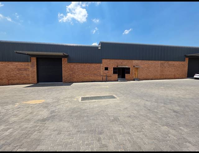 977M² WAREHOUSE TO LET IN ORMONDE